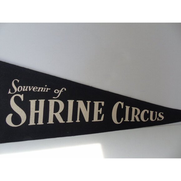Vintage 1950's Shrine Circus Pennant Black Felt Wall Decor Souvenir Collectible - Picture 4 of 7